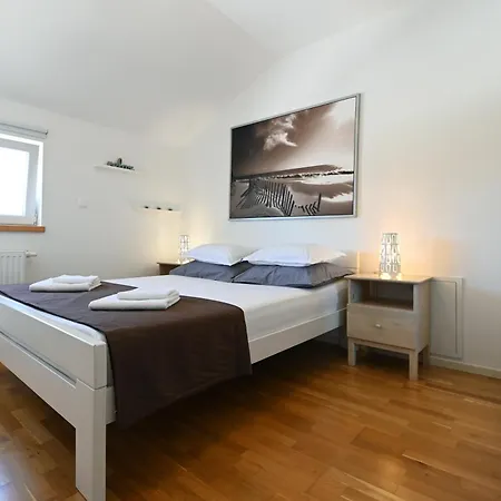 Envi Apartament Murter