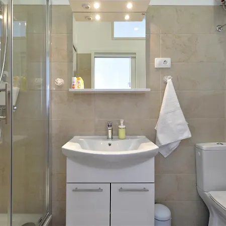Envi Apartment *